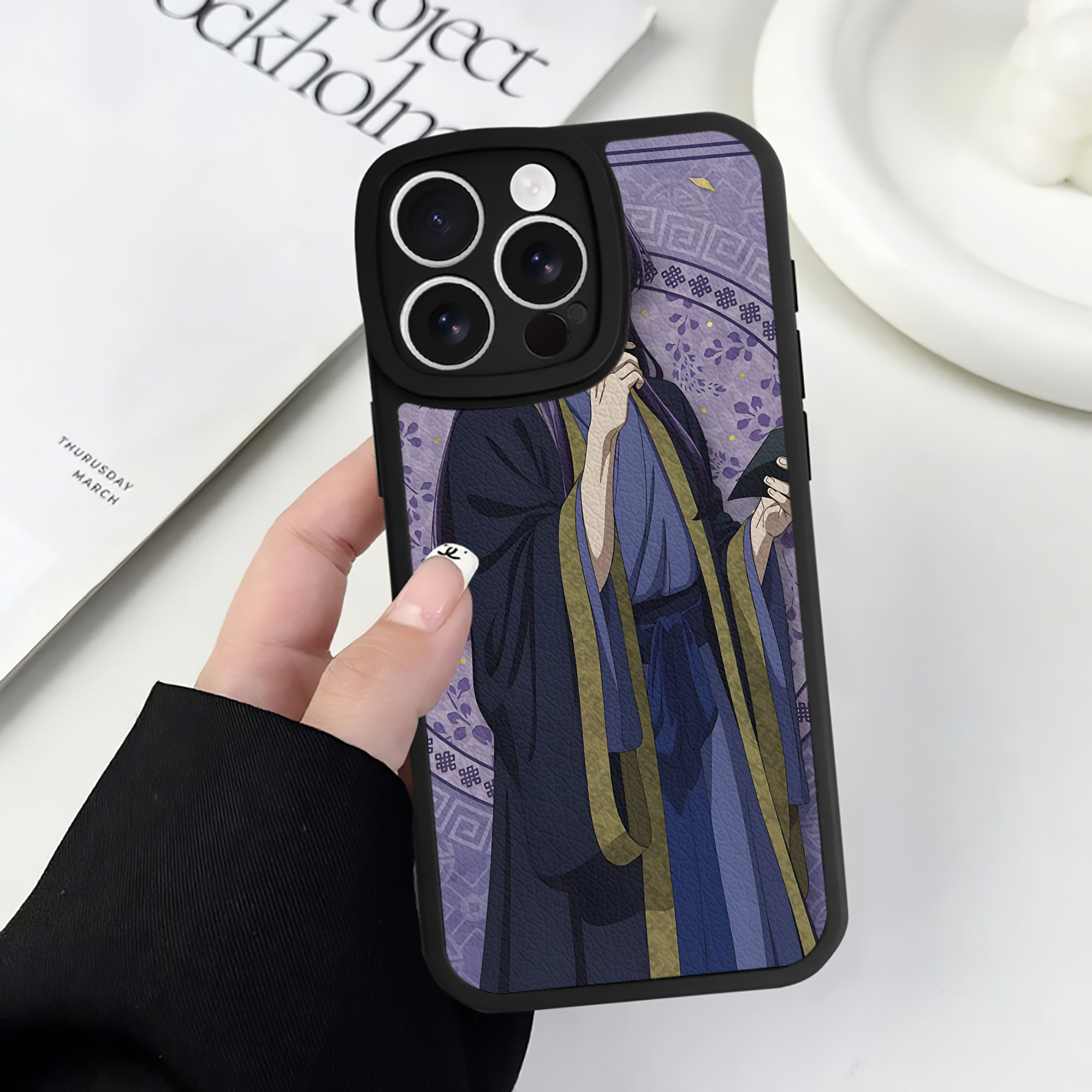 （画像用） 薬屋のひとりごと The Apothecary Diaries 【iPhone 16シリーズ対応】シリコンスマホケース（レザー調） 材質：シリコン